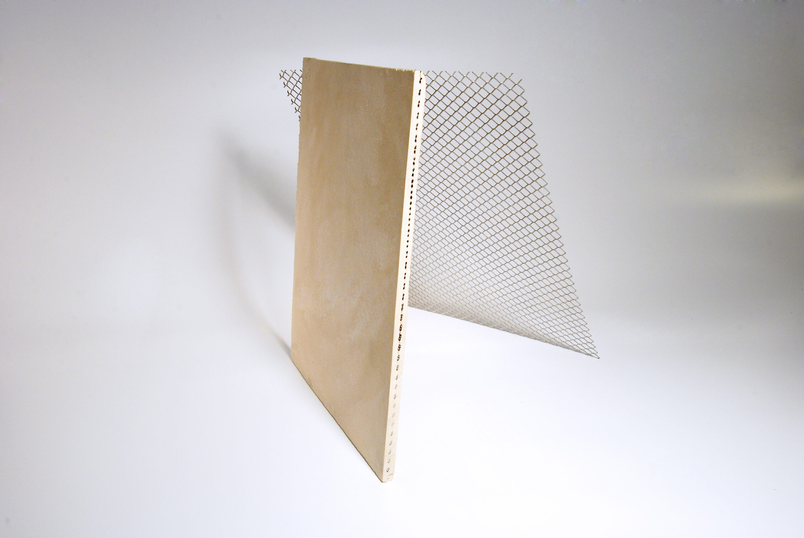 Ceramic Plate with Metal Net